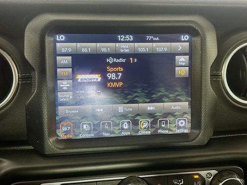 Used 2021 Jeep Wrangler Sahara image 19