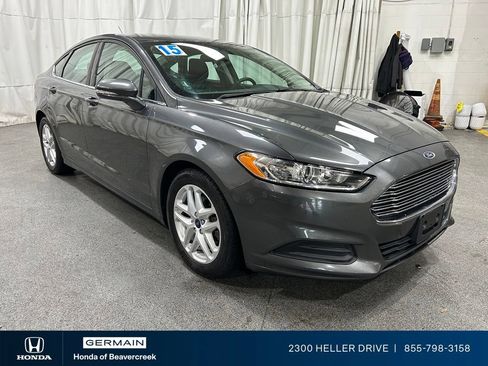 Used 2015 Ford Fusion SE FWD image 1
