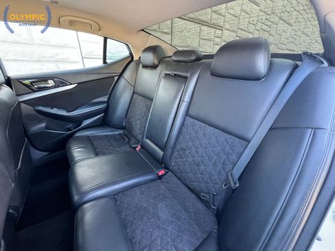 Used 2016 Nissan Maxima SR FWD image 39