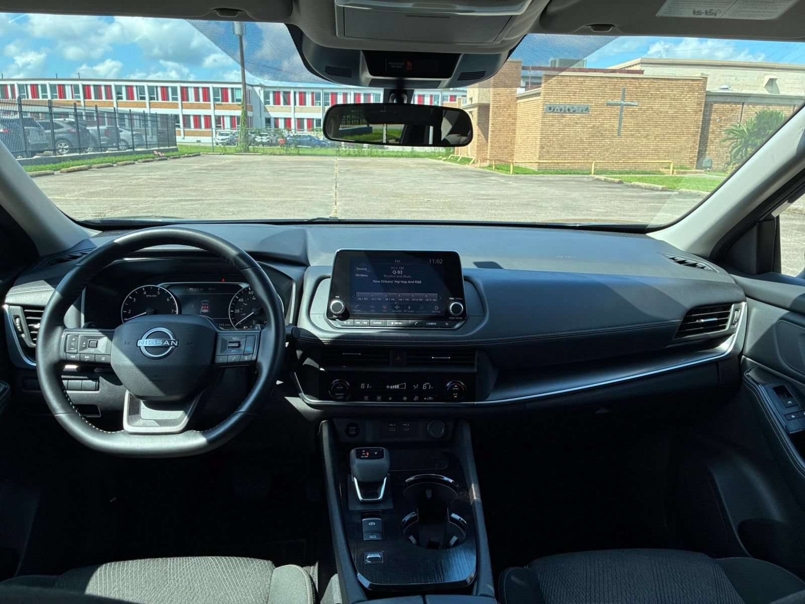 Used 2025 Nissan Rogue SV FWD image 34