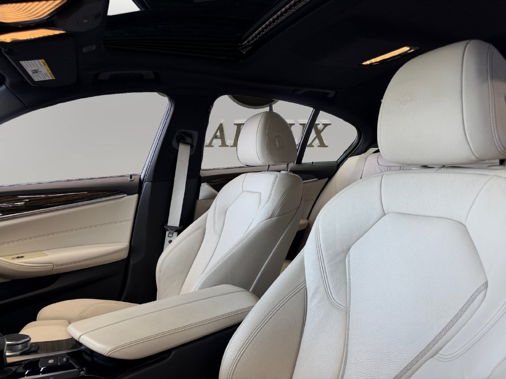 Used 2019 BMW 530i w/ Convenience Package RWD image 9