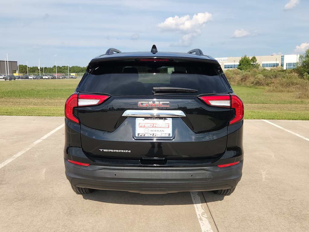 Used 2023 GMC Terrain SLE w/ Driver Convenience Package FWD image 6