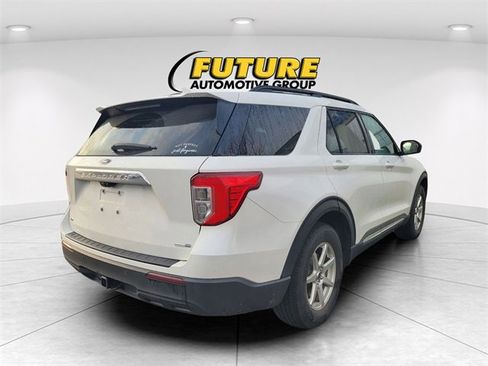 Used 2020 Ford Explorer XLT w/ Comfort Package image 3