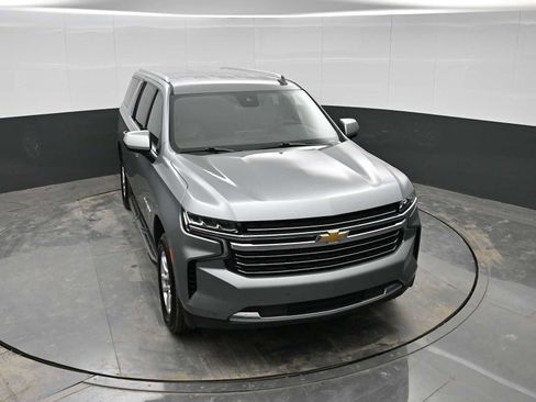 Used 2024 Chevrolet Suburban LT image 21