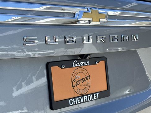Used 2024 Chevrolet Suburban LT RWD image 29