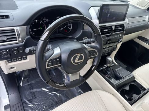 Used 2023 Lexus GX 460 Premium w/ Premium Package AWD/4WD image 16