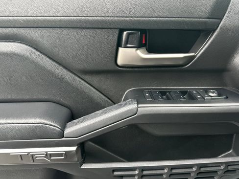 Used 2024 Toyota Tacoma TRD Sport image 12
