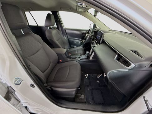 Used 2024 Toyota Corolla Cross LE FWD image 29