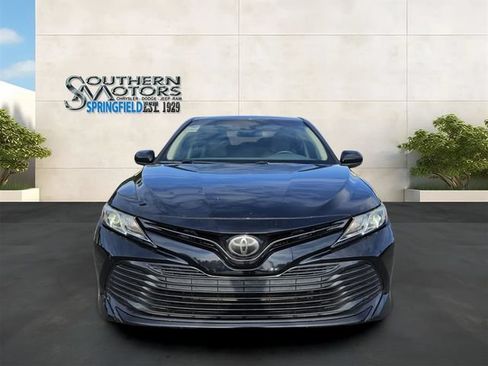 Used 2018 Toyota Camry LE FWD image 8