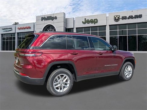 New 2025 Jeep Grand Cherokee Laredo X w/ Luxury Tech Group I image 4