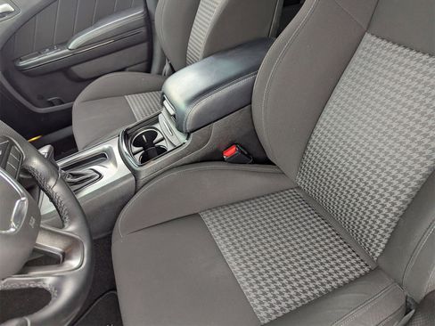 Used 2022 Dodge Charger GT w/ Blacktop Package image 17