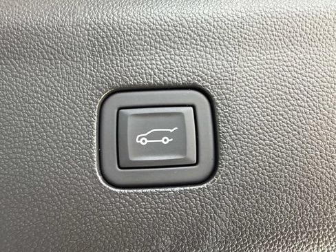 Used 2024 Buick Enclave Essence w/ LPO, Floor Liner Package AWD/4WD image 25