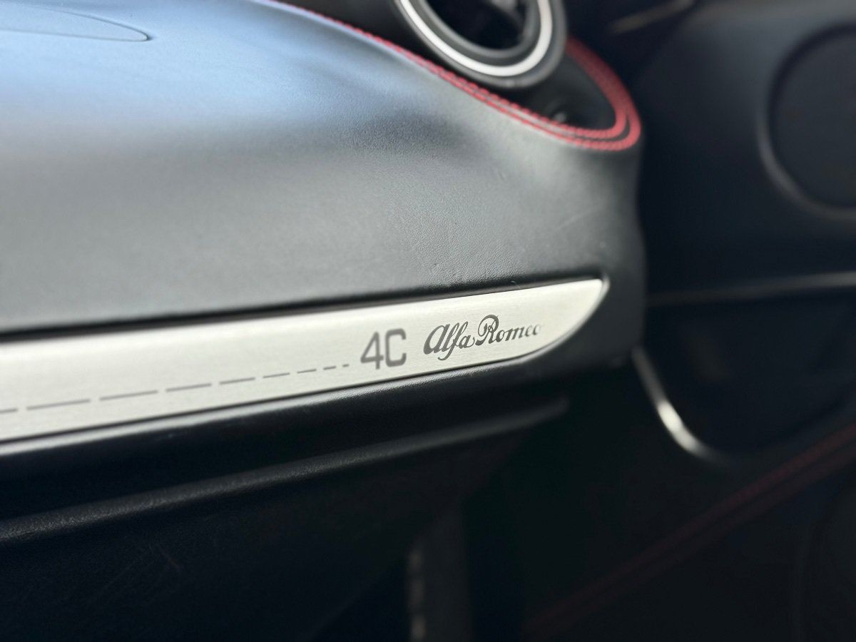 Used 2018 Alfa Romeo 4C Coupe w/ Convenience Group - Coupe RWD image 19