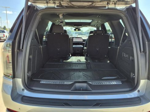 Used 2025 Chevrolet Tahoe RST w/ Comfort Package RWD image 8