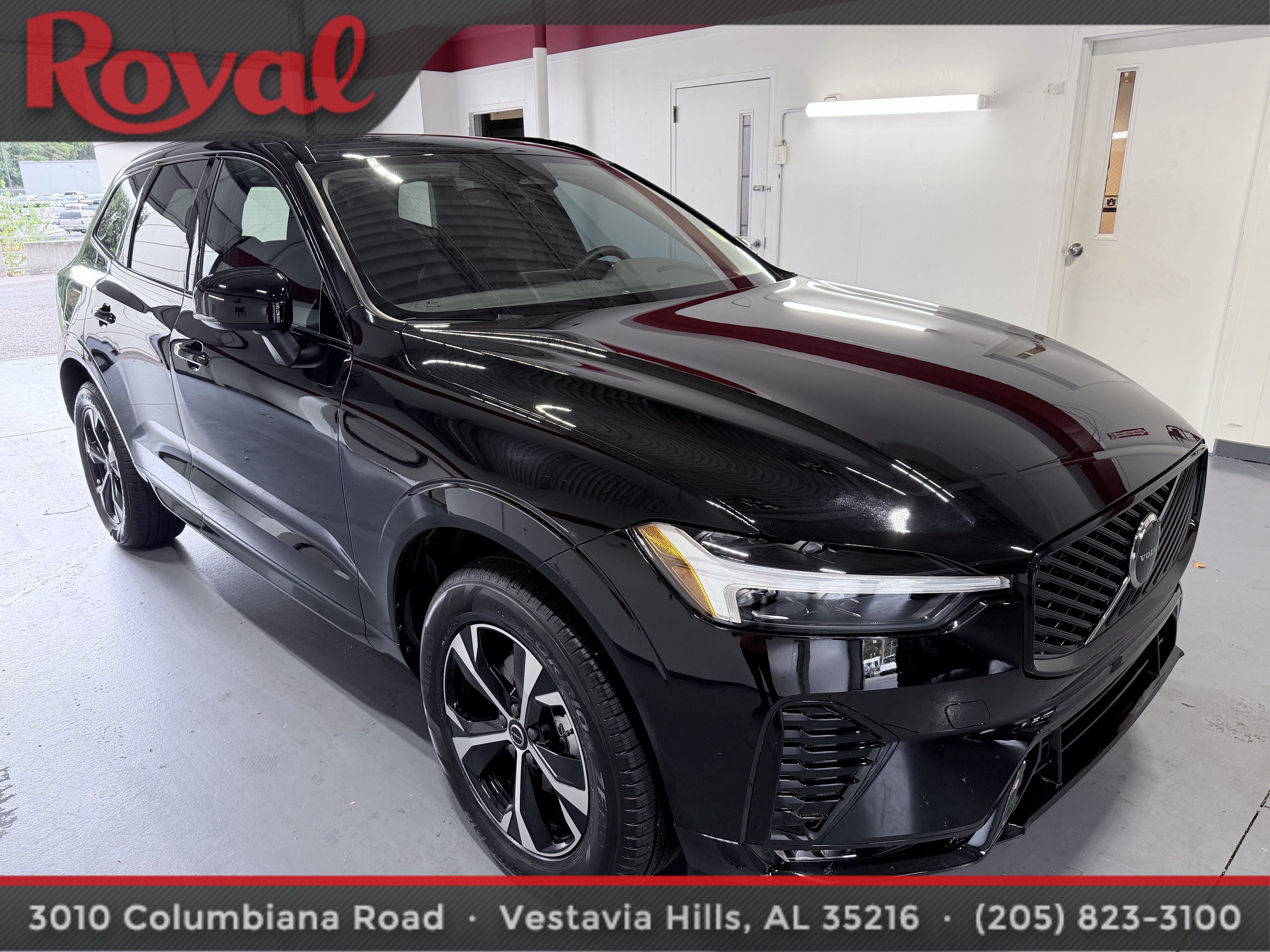 Certified 2026 Volvo XC60 B5 Core AWD/4WD image 3