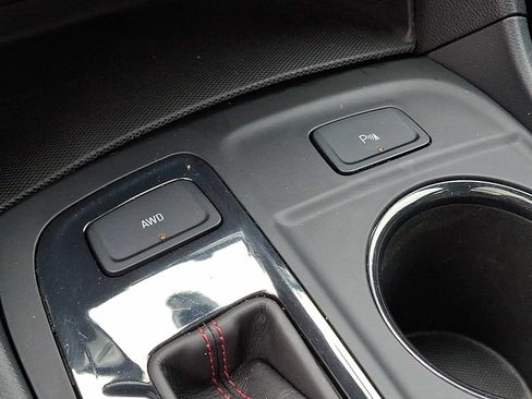 Used 2024 Chevrolet Equinox RS w/ RS Leather Package AWD/4WD image 25