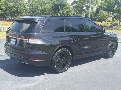 Used 2023 Lincoln Aviator Reserve w/ Equipment Group 201A AWD/4WD image 9