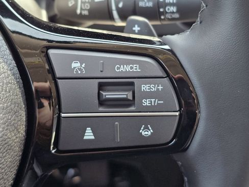 Used 2025 Honda Pilot Touring image 12