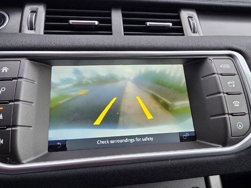 Used 2018 Land Rover Range Rover Evoque SE Premium image 14