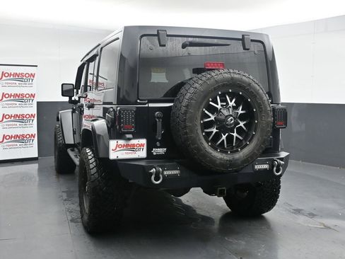 Used 2013 Jeep Wrangler Unlimited Sahara w/ Connectivity Group AWD/4WD image 6