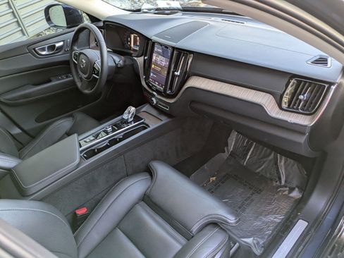 Used 2023 Volvo XC60 T8 Ultimate image 33