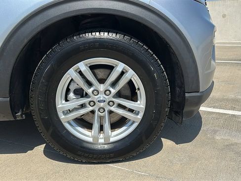 Used 2023 Ford Explorer XLT w/ Equipment Group 202A RWD image 15