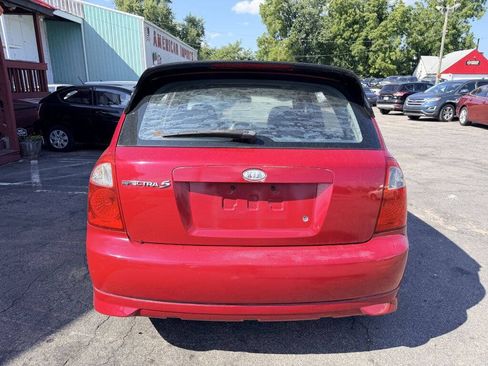 Used 2006 Kia Spectra5 FWD image 4