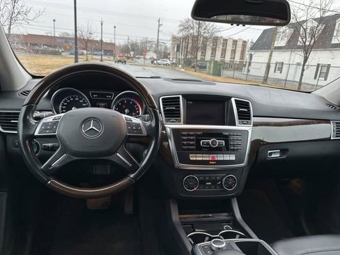 Used 2015 Mercedes-Benz ML 350 2WD image 3
