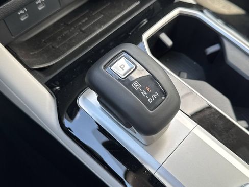 New 2026 Mitsubishi Outlander SEL FWD image 10