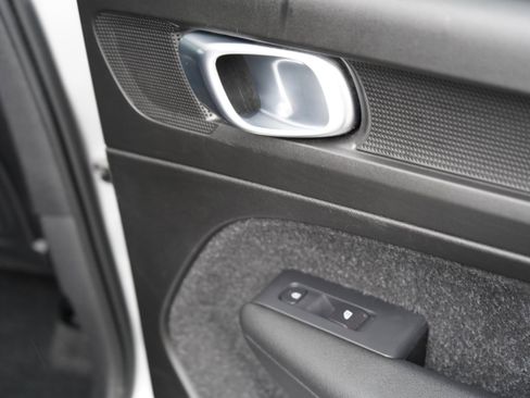 Used 2019 Volvo XC40 T5 R-Design image 60