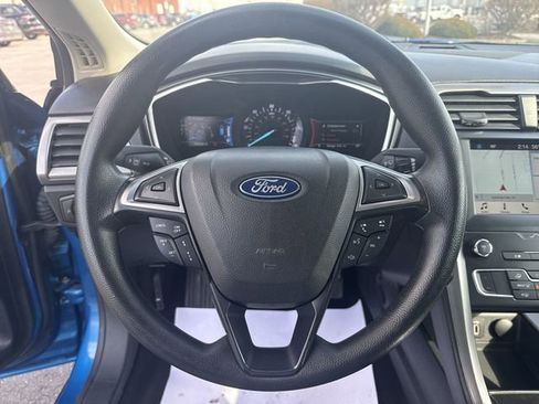 Used 2019 Ford Fusion SE image 13