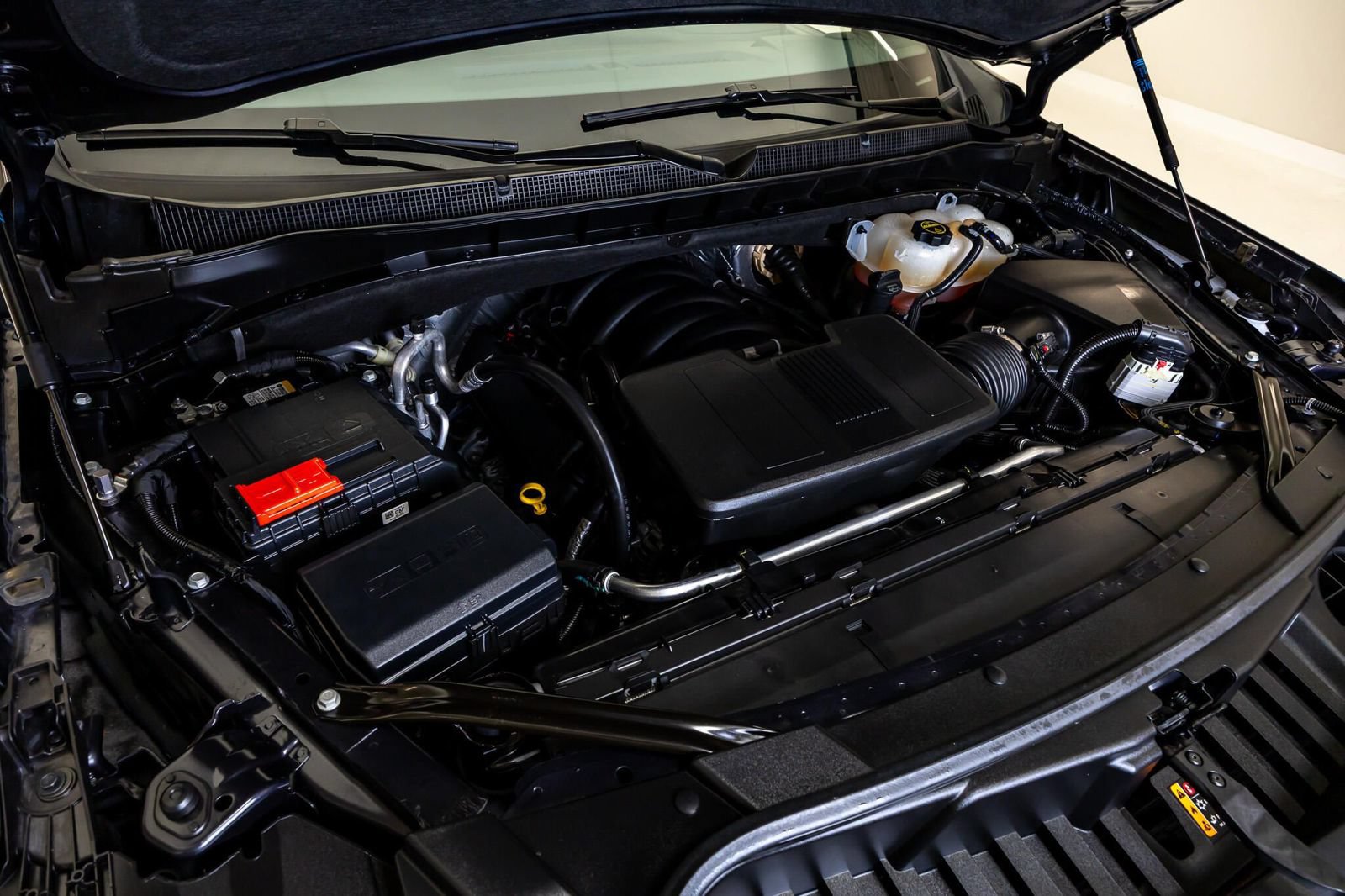 Used 2025 Chevrolet Suburban Premier AWD/4WD image 46