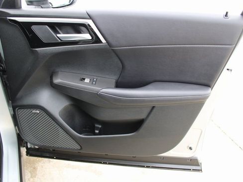 Used 2025 Mitsubishi Outlander SE image 27