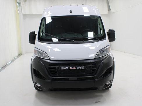 Used 2025 RAM ProMaster 2500 w/ Convenience Group image 23