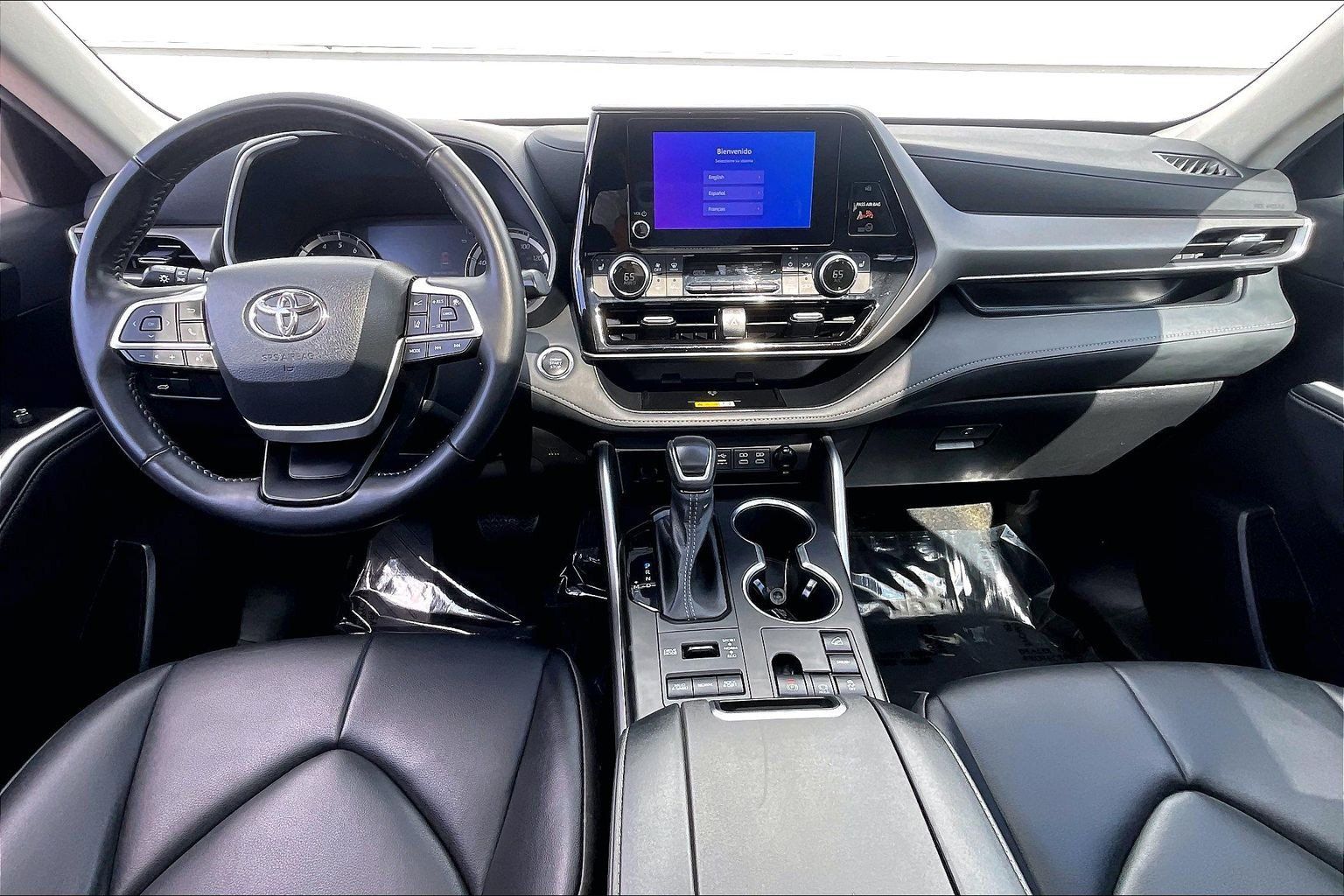 Used 2023 Toyota Highlander XLE AWD/4WD image 19