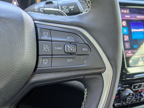 New 2025 Jeep Grand Cherokee Laredo image 28