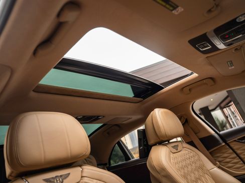 Used 2023 Bentley Flying Spur W12 image 60