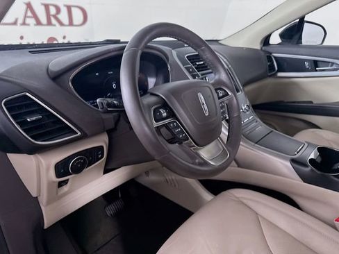 Used 2020 Lincoln Nautilus Standard w/ Equipment Group 101A image 11