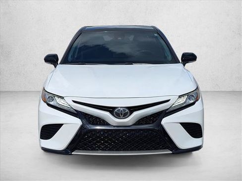 Used 2019 Toyota Camry XSE FWD image 2