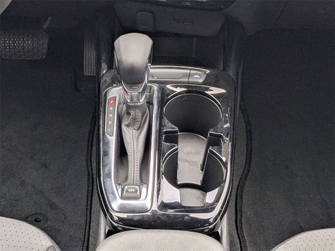 Certified 2025 Chevrolet Trax LT image 21