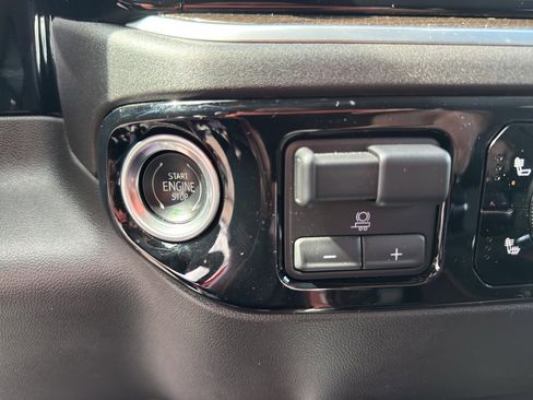 Used 2024 Chevrolet Silverado 1500 LT image 19