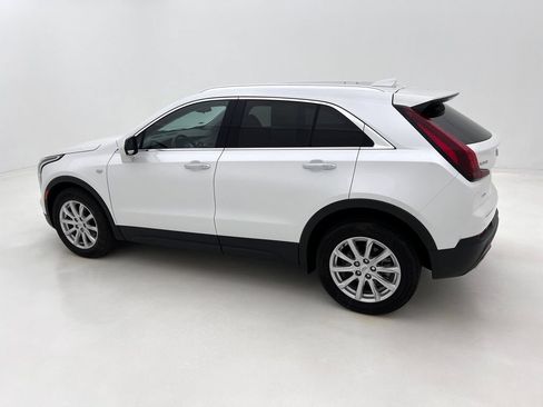 Used 2022 Cadillac XT4 Luxury w/ Cold Weather Package AWD/4WD image 10