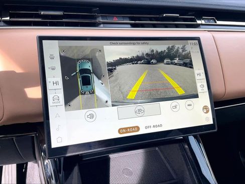 Used 2024 Land Rover Range Rover Sport SE image 32