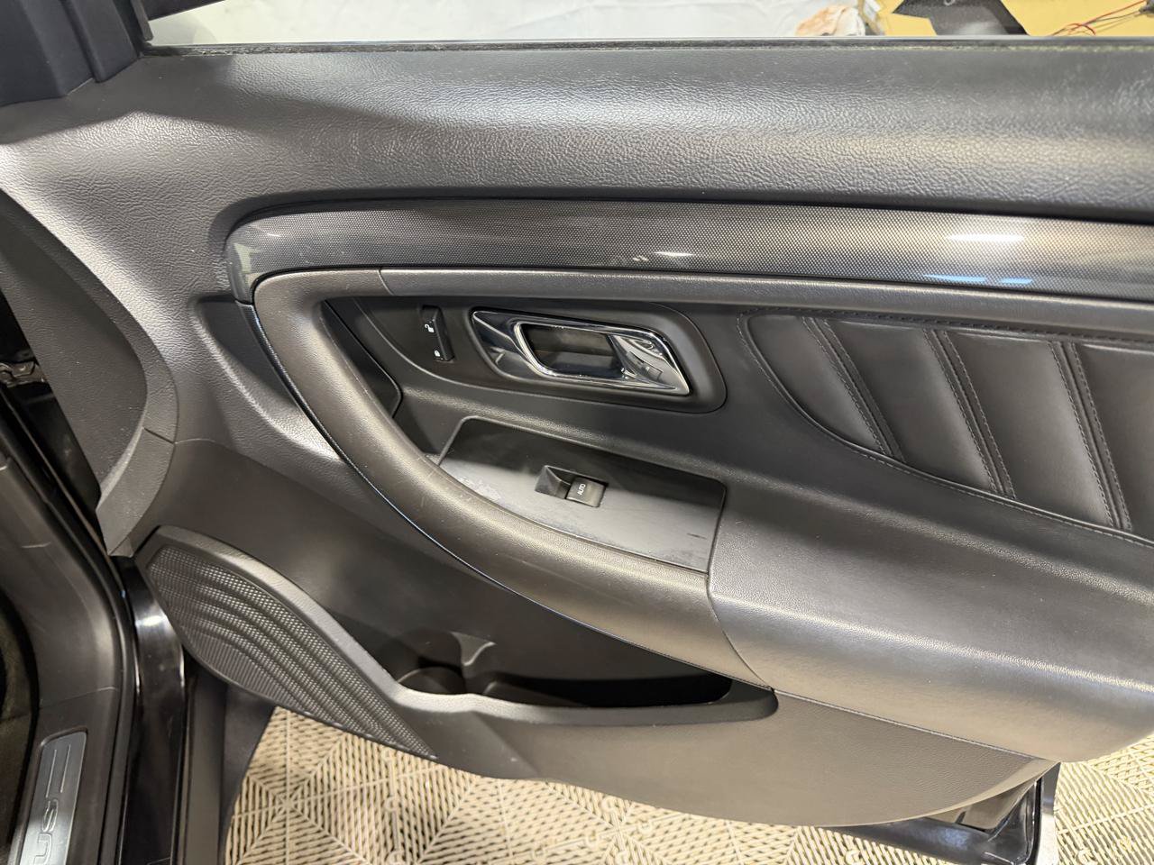 Used 2012 Ford Taurus SHO AWD/4WD image 12