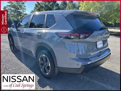 Certified 2026 Nissan Rogue SV FWD image 5