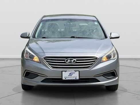 Used 2016 Hyundai Sonata SE FWD image 2