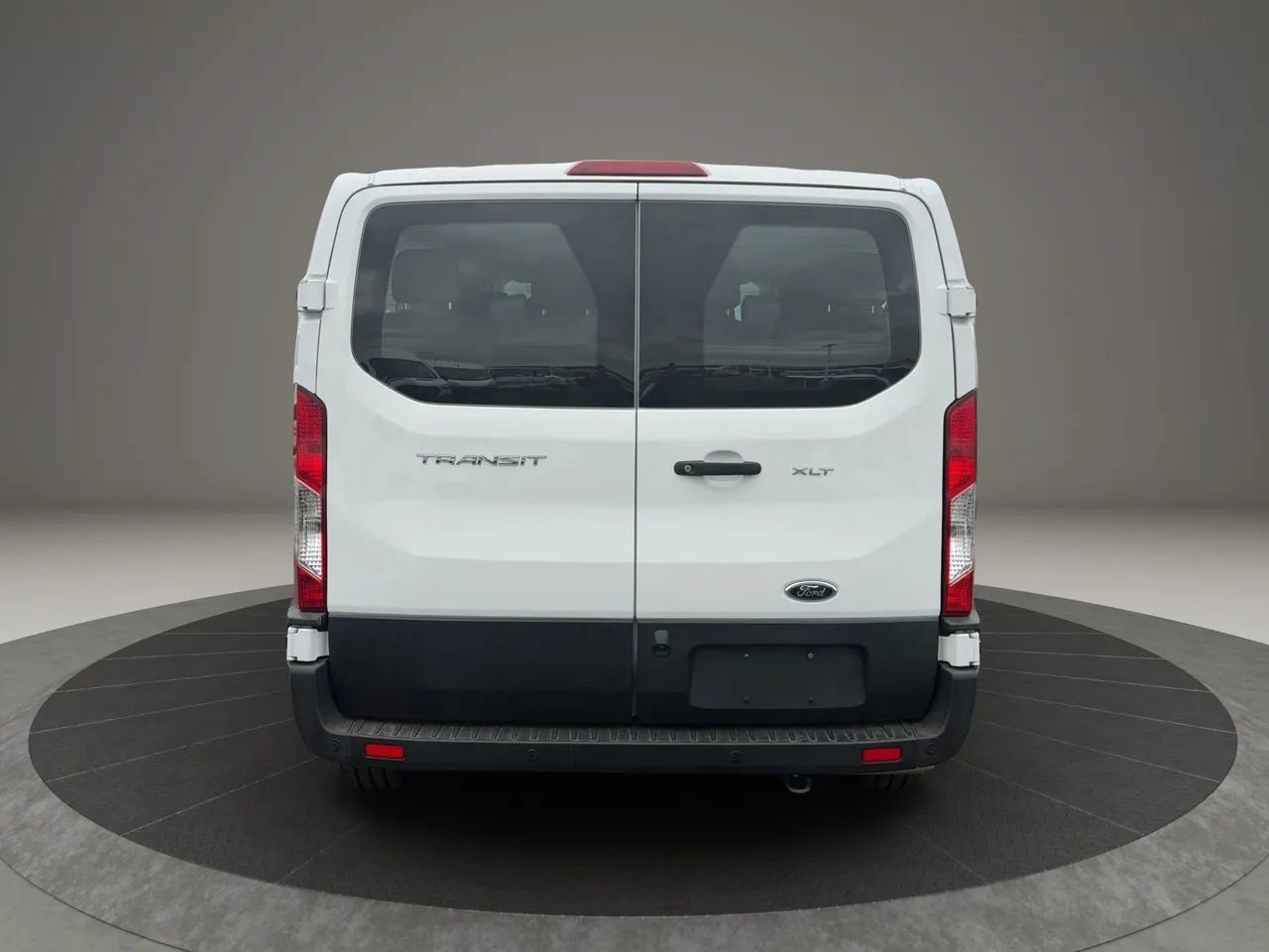 Used 2022 Ford Transit 350 XLT RWD image 5