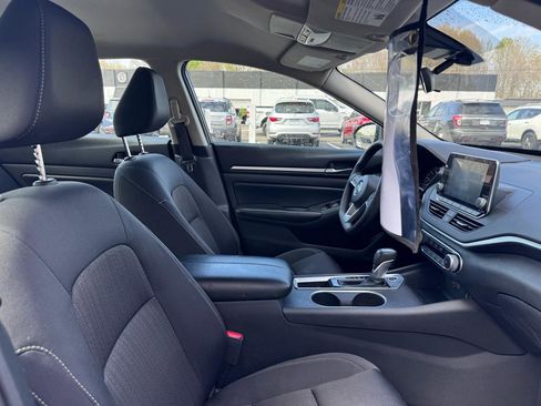 Used 2022 Nissan Altima 2.5 SV image 10