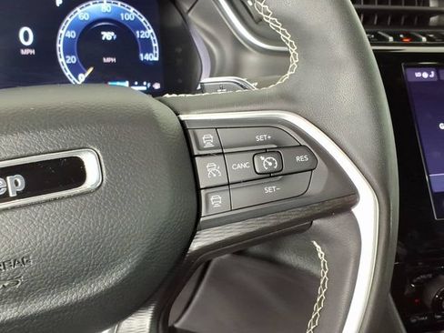 Used 2023 Jeep Grand Cherokee L Laredo AWD/4WD image 17