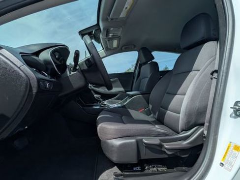 Used 2025 Chevrolet Malibu LS FWD image 35